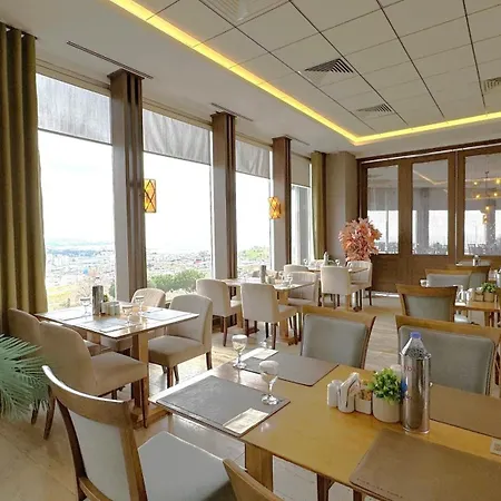 Otel Ramada By Wyndham 5*