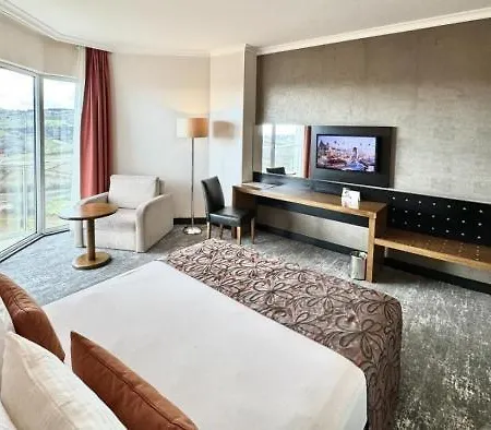 Ramada By Wyndham Hotell 5*