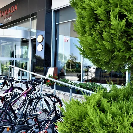 Ramada By Wyndham Hotell 5*