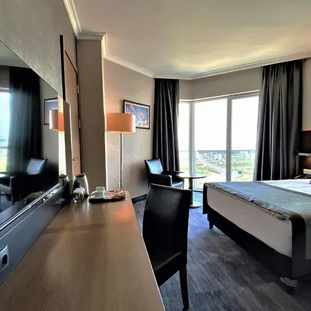 Ramada By Wyndham 5*