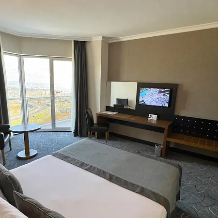 Ramada By Wyndham 5*