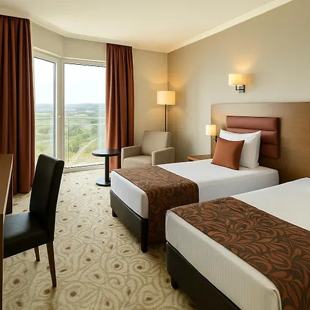 Ramada By Wyndham Hotell 5*