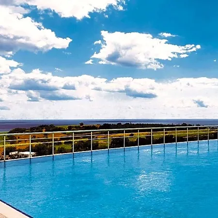 Ramada By Wyndham 5*