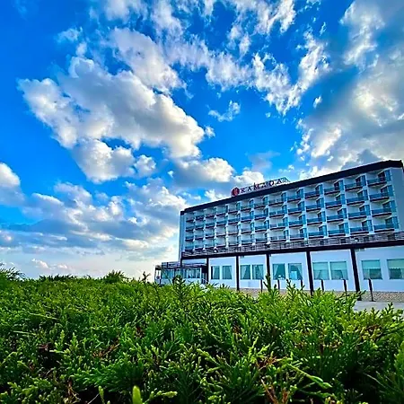 Hotel Ramada By Wyndham 5*
