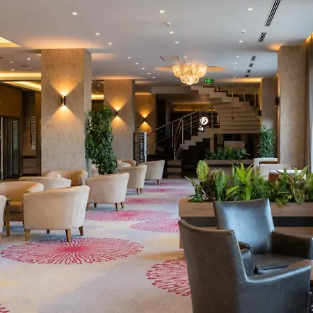 Ramada By Wyndham Otel 5*