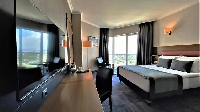 Ramada By Wyndham 5*