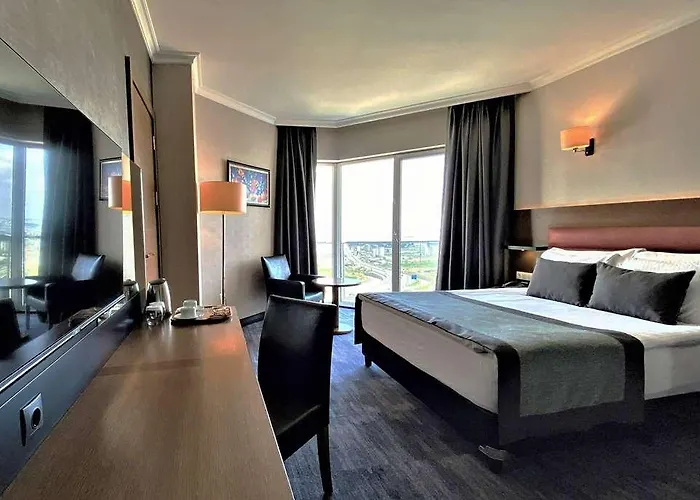 Ramada By Wyndham Hotel 5*