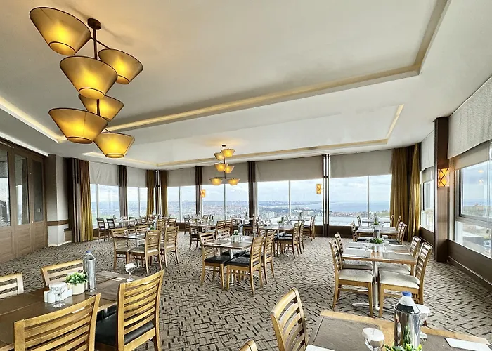 Ramada By Wyndham 5* Tekirdağ